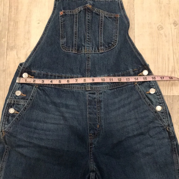 Old Navy Slouchy Straight Denim Overalls - Picture 5 of 7